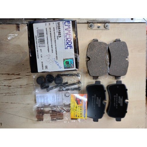 KIT PASTIGLIE FRENO ANTERIORI  E3 PER FIAT IVECO DAILY