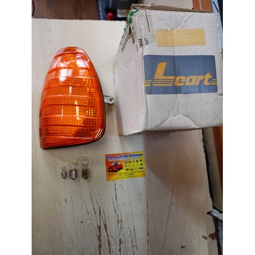 FANALE FANALINO FRECCIA SX ARANCIO MERCEDES W123 LEART SENZA PORTALAMPADA