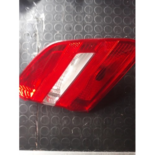 LUCE  - POSTERIORE  -FANALE -MERCEDES - W24611 -  X - SPORTELLO - LATO - SX ( A2468200764 ) - ORIGINALE  - ( USATO )  SEMINUOVO