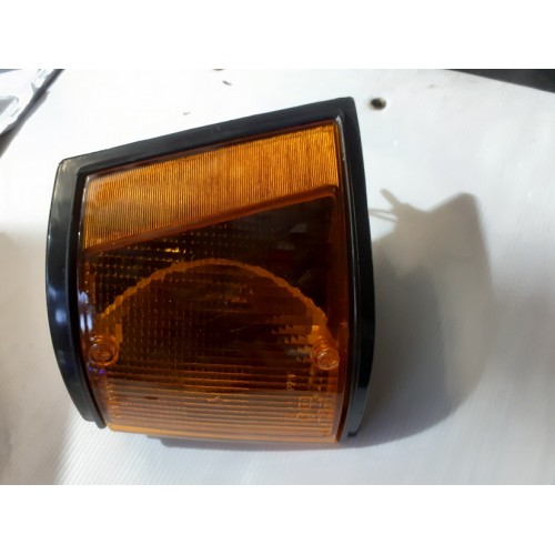 FANALINO   FRECCIA   ANTERIORE  SX    FIAT   127  DIESEL   4°  SERIE   (   corpo   nero )